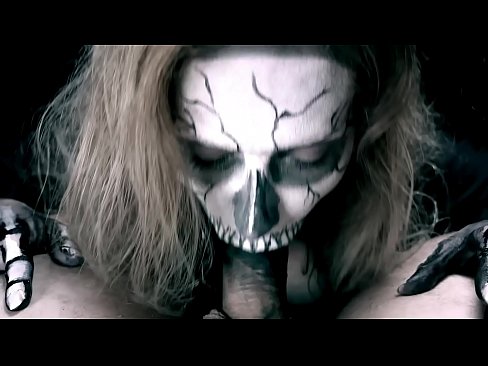 ❤️ Demon djevojka siše kurac svojim crnim ustima i guta spermu. ️ Super seks na hr.port-amurasso.ru ️❤